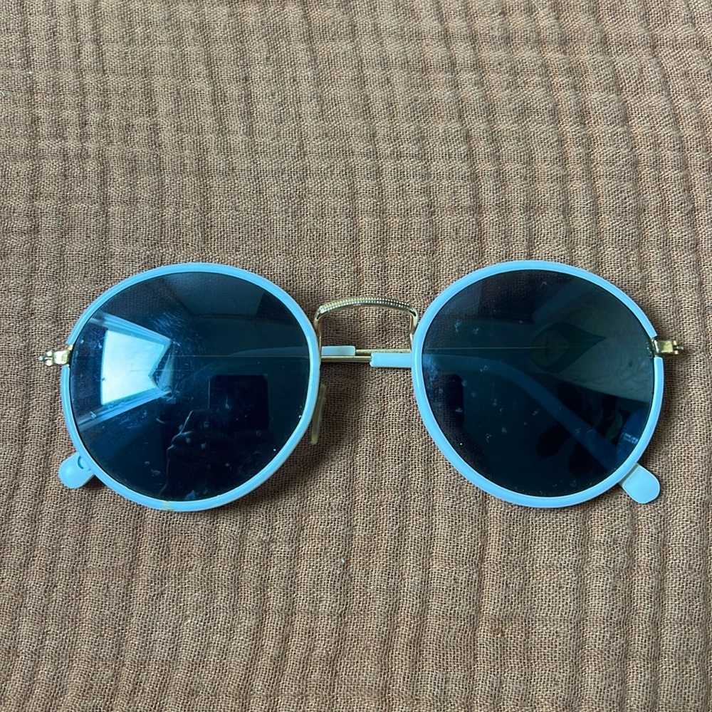 Vintage round sunglasses